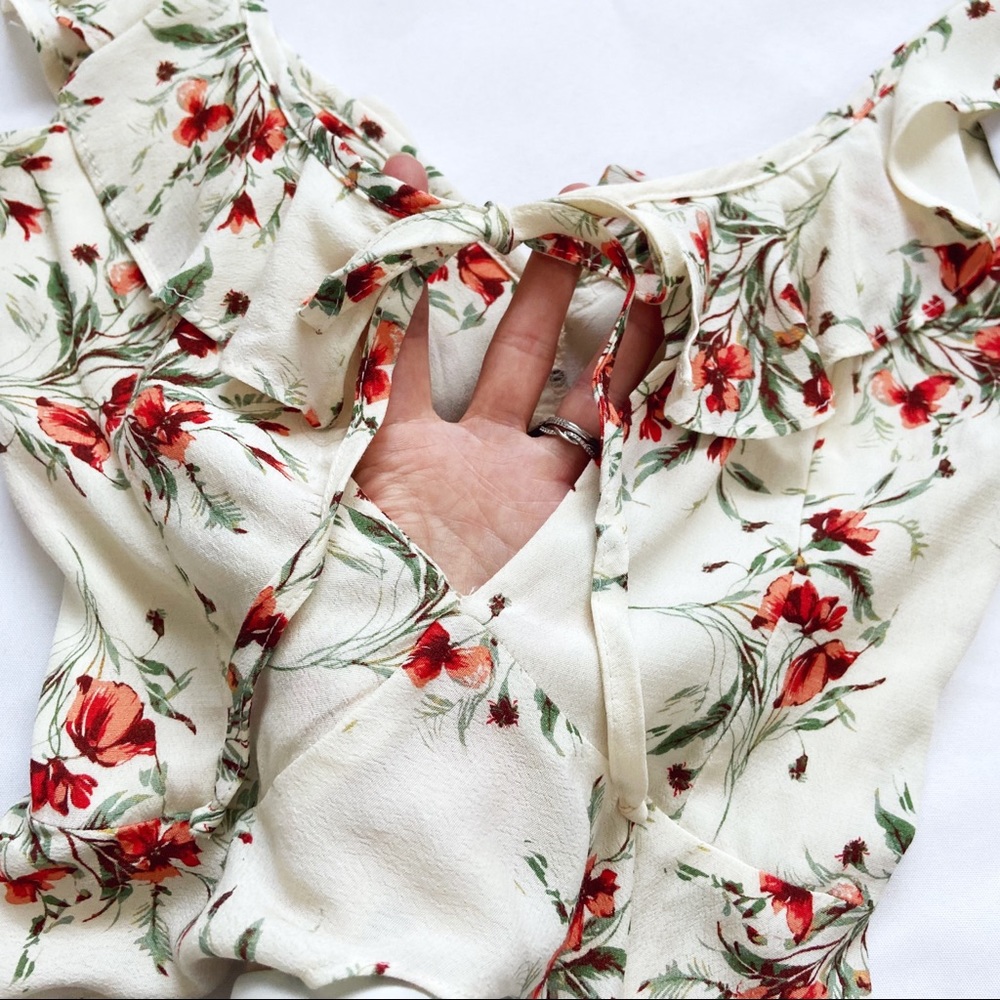 ❤️SOLD NWT Flynn Skye X Revolve Mimi Floral Ruffle Trim Tie Boho Blouse Top XS - Picture 11 of 14
